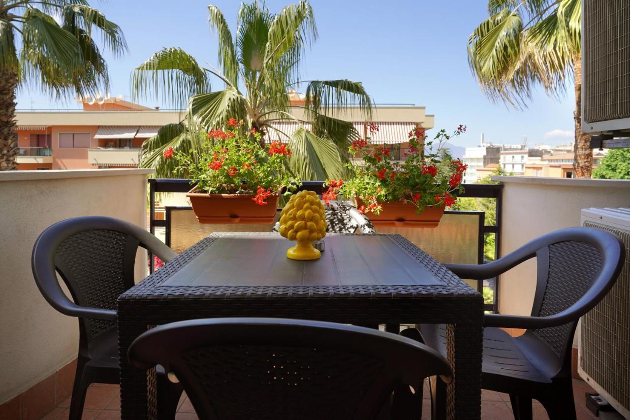 Piazza Lauro Suites Sorrento Esterno foto