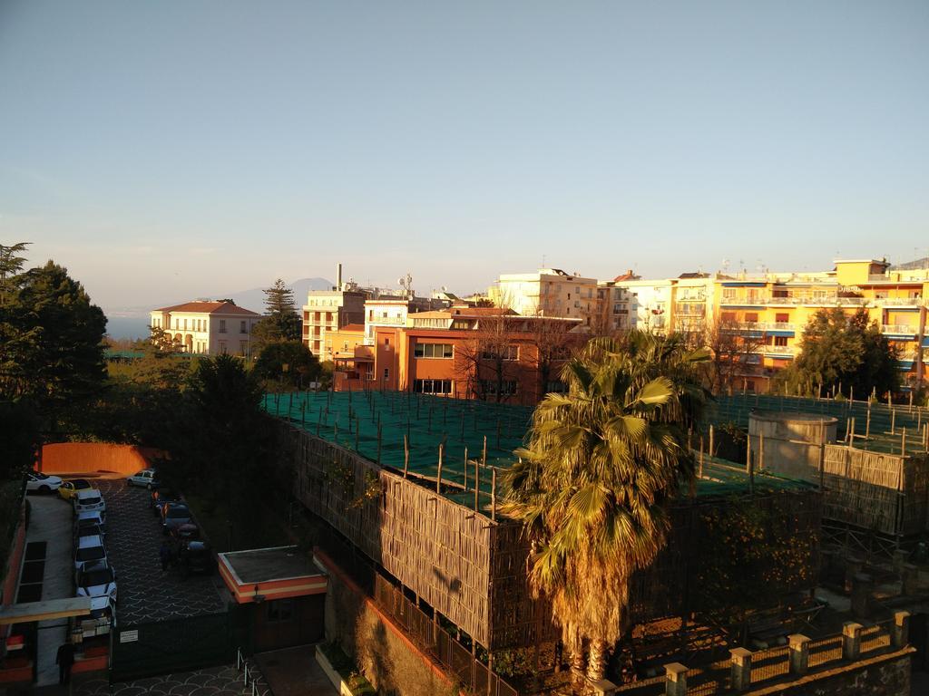 Piazza Lauro Suites Sorrento Esterno foto